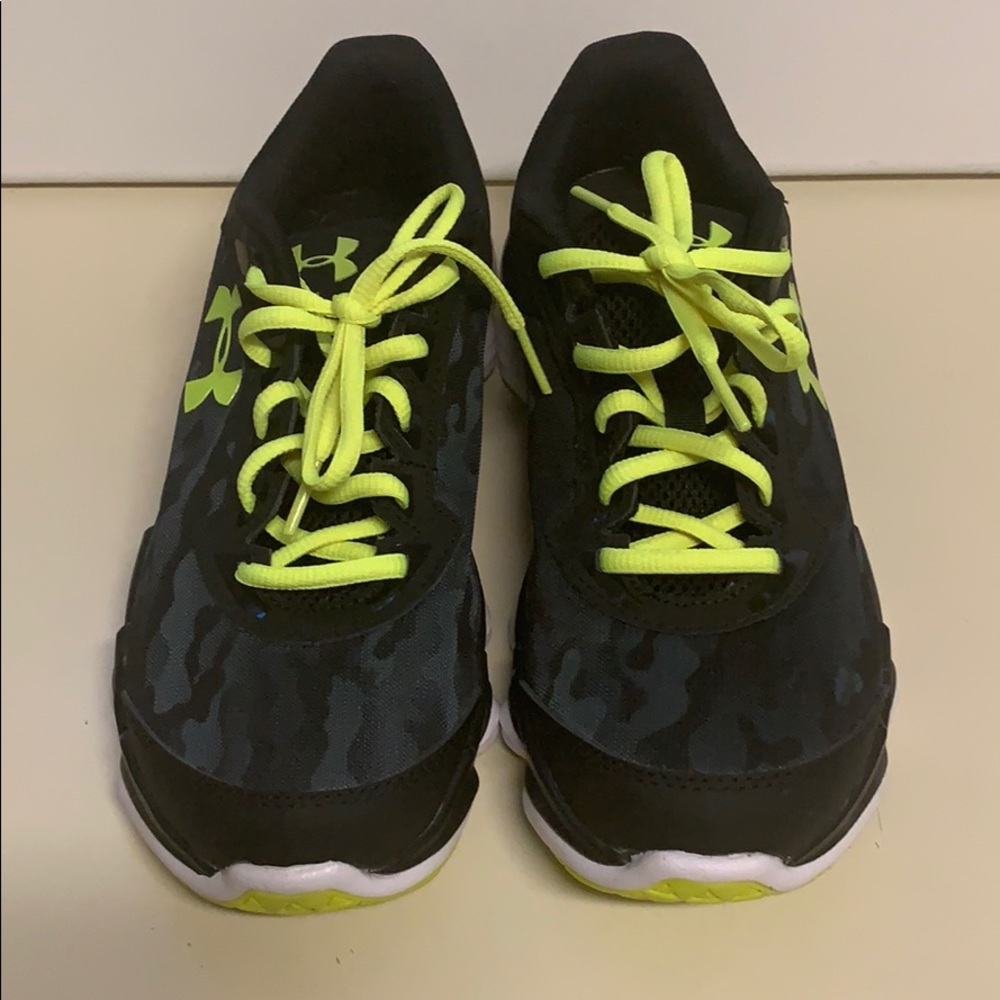 Under Armour Shoes size 5.5Y New - Picture 3 of 5